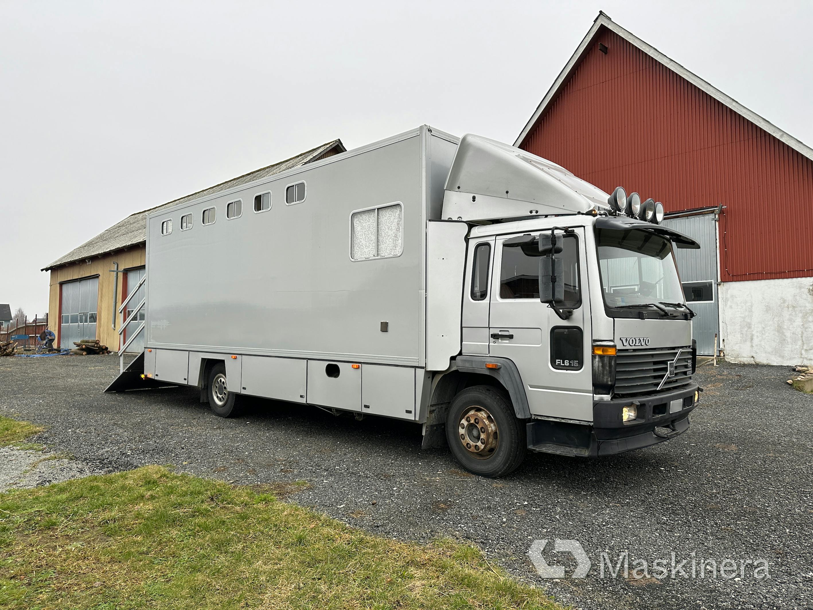 Pferdetransporter Volvo FL6 4*2
